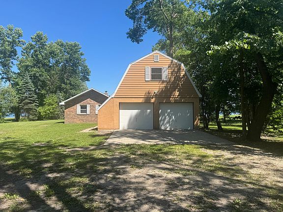 3rd image of 51526 Windy Dr