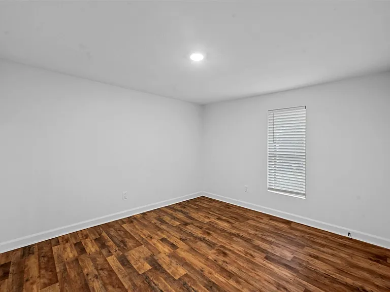 105 Short St — Photo 16