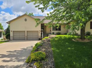 623 Samuel Dr, Madison, WI 53717