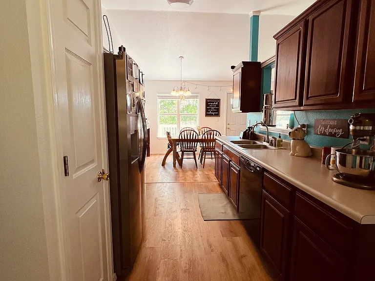 151 Teresa Ter — Photo 42