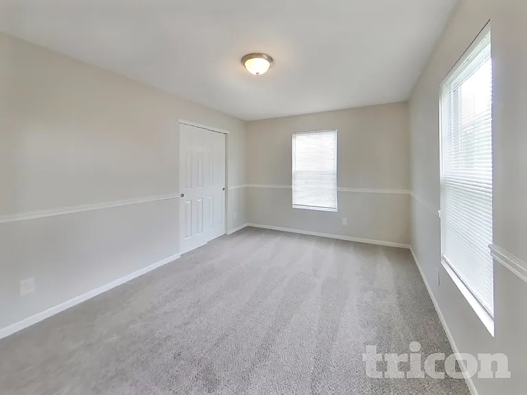 678 Runnymede Ct — Photo 12