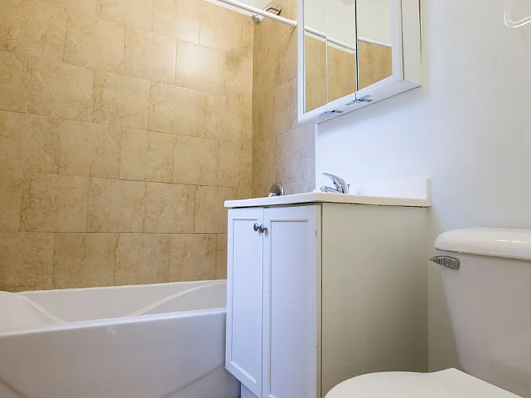 7903 S Luella Ave — Photo 19
