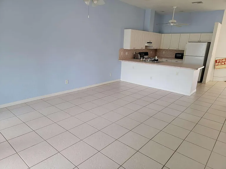 1415 Gleason Pkwy — Photo 1