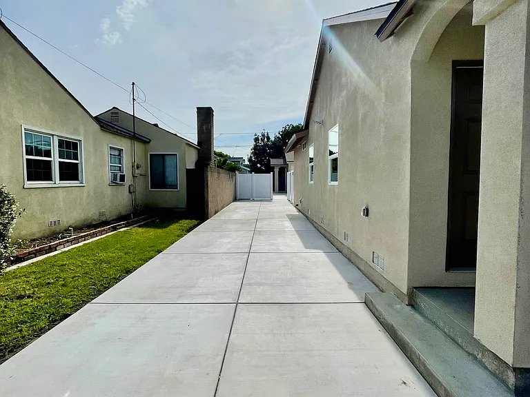 4747A Hazelbrook Ave — Photo 7