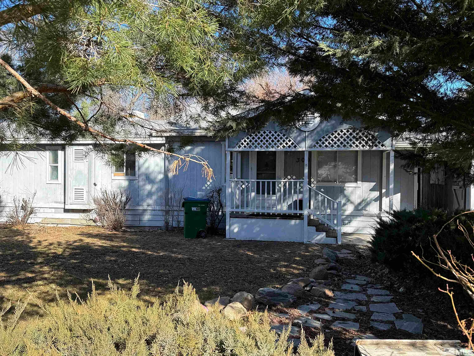 300 Magnolia Way photo 1