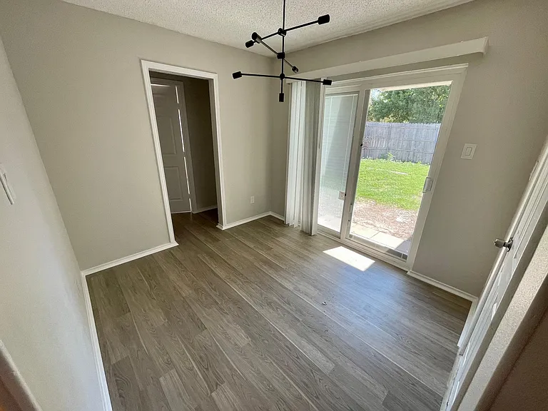 1200 Grinnel Dr — Photo 4