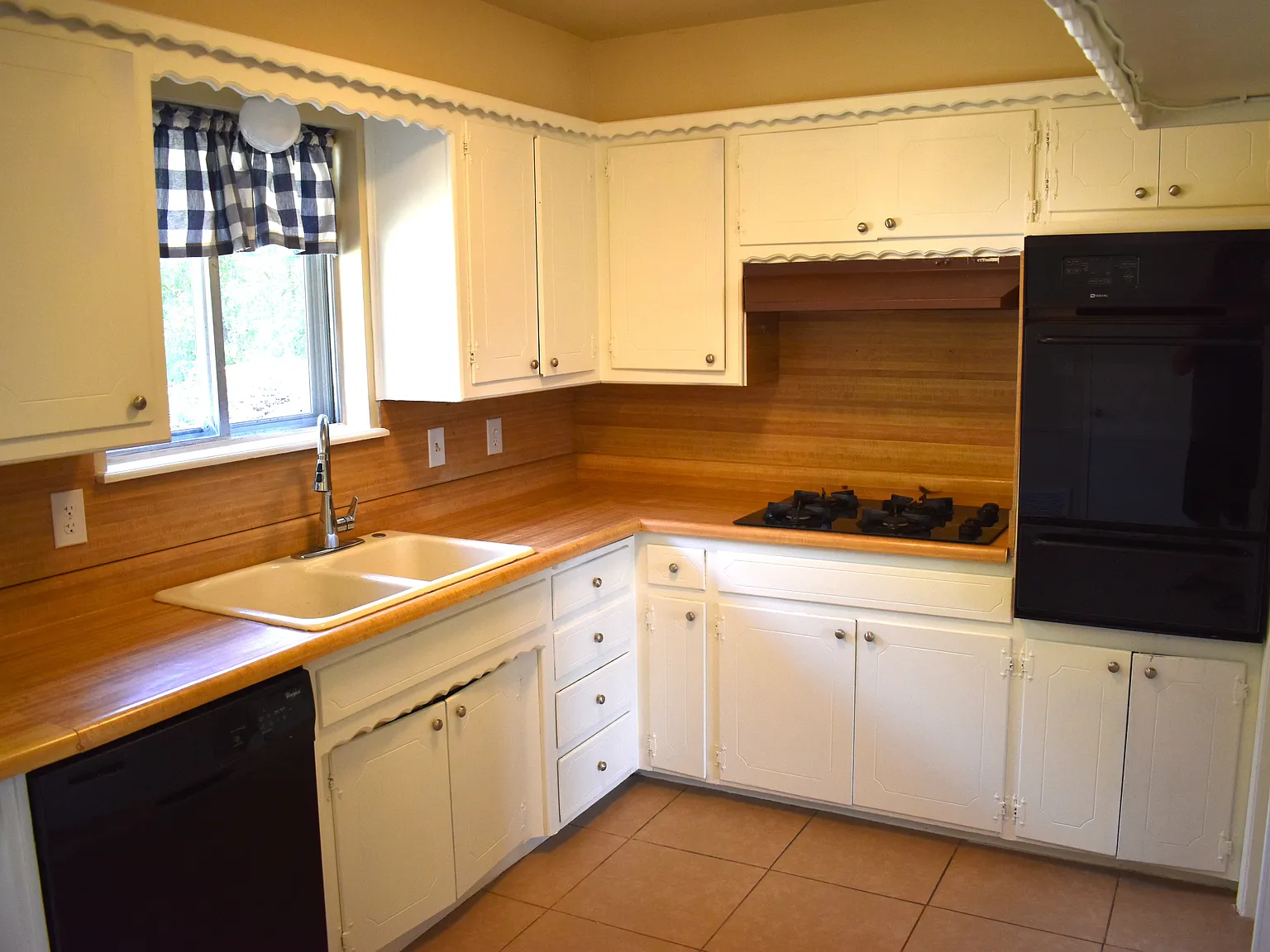 3 bed, 1040 sqft, $1,400 — Photo 2