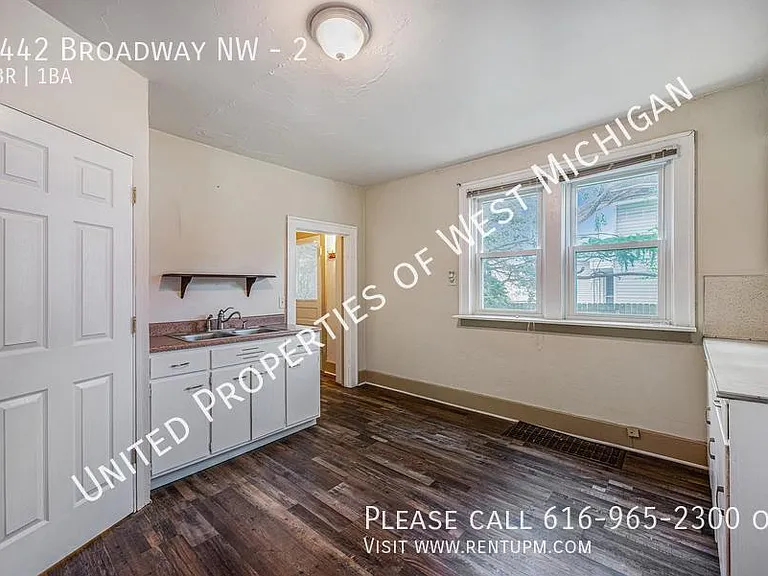 1442 Broadway Ave NW #2 — Photo 12