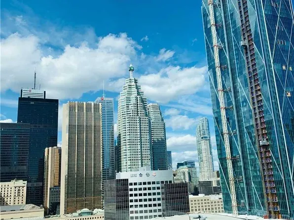 88 Harbour St, Toronto, ON