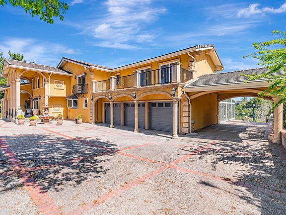 4th image of 2555 Butternut Dr