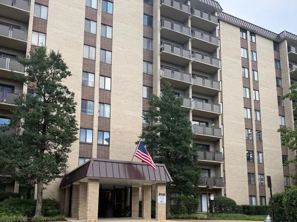 3101 S Manchester St APT 420, Falls Church, VA 22044