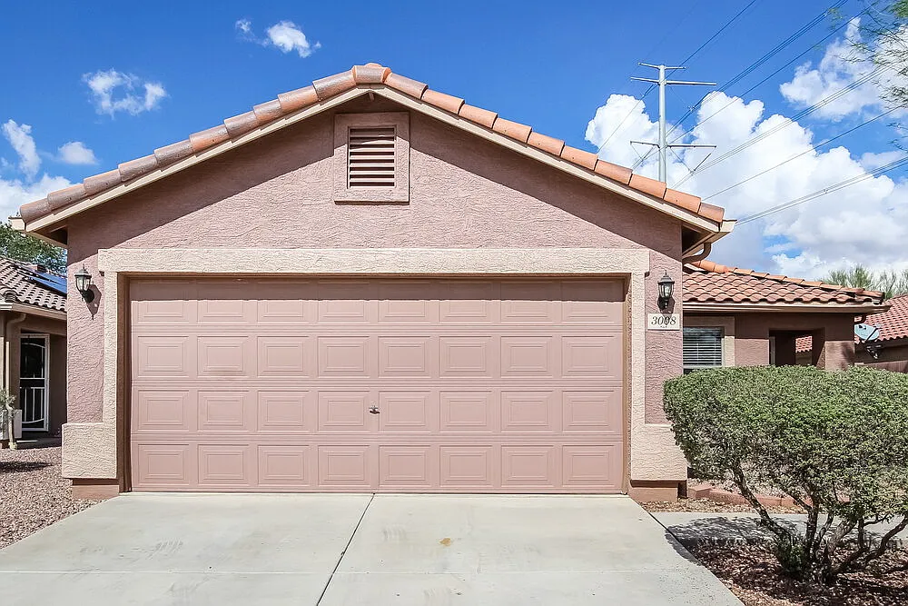 4 bed, 2.0 bath, 1524 sqft, $2,290 — Photo 1