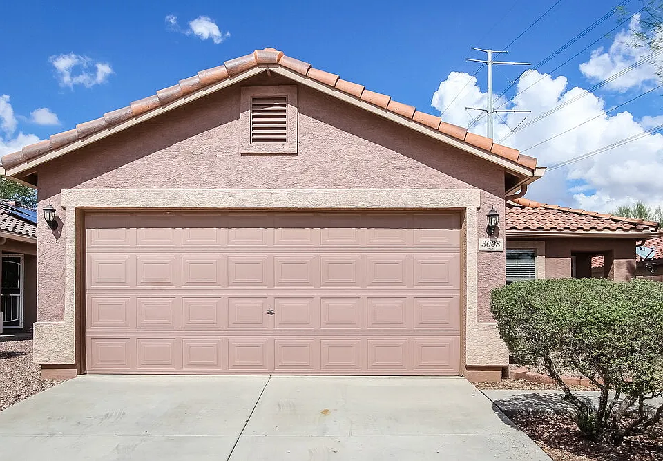 3008 W White Feather Ln
