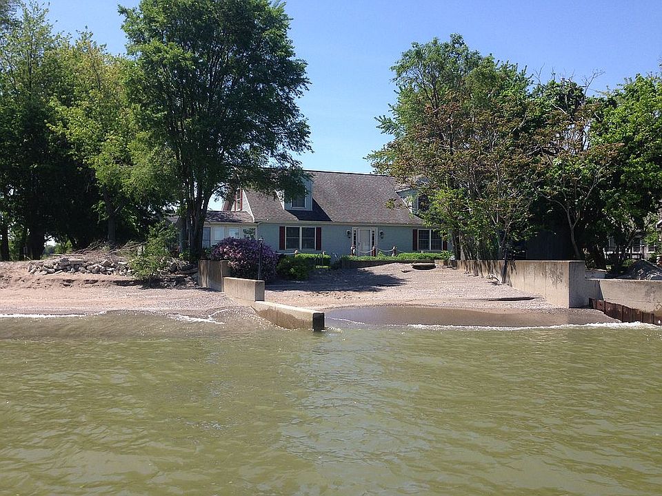 private walled beach & house