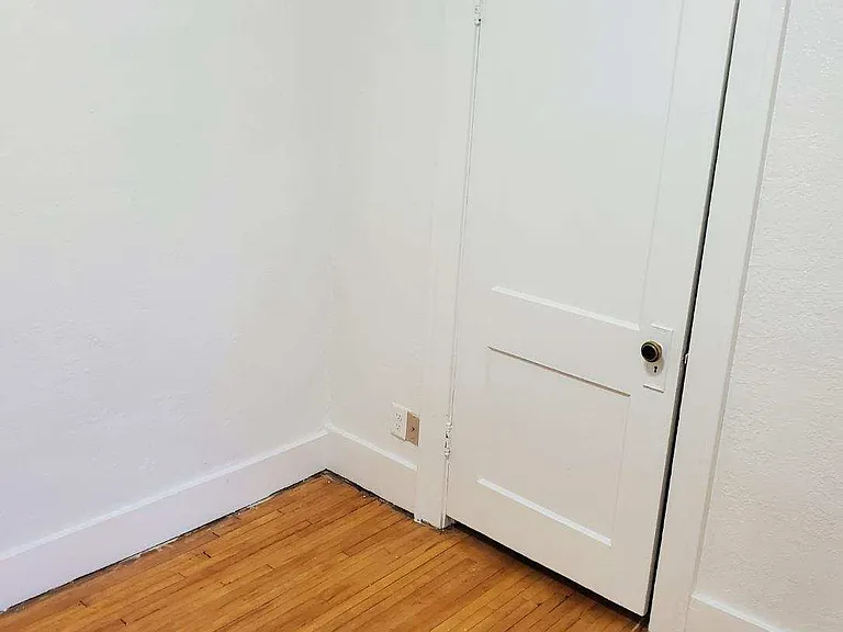 112 5th St S #1 — Photo 31