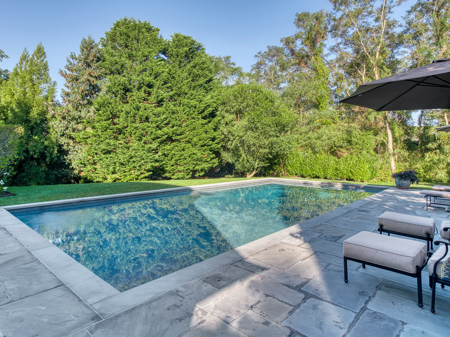 North Haven Point Spacious Retreat — Photo 3