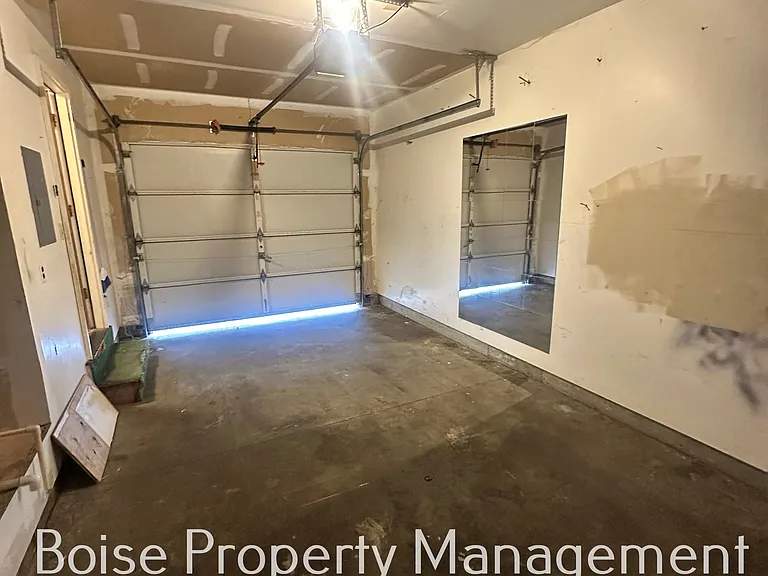 124 Delaware Ave — Photo 15
