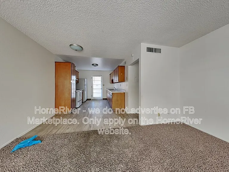 2020 Smoketree Ave N #1 — Photo 2