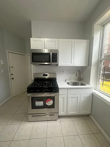 810 - OM-810 West Street LLC Photo 1