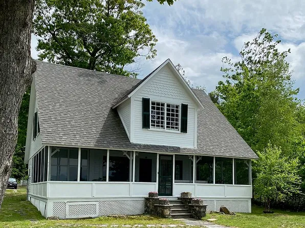 484 Shaker Blvd, Enfield, NH 03748
