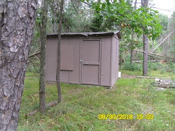 3rd image of 10360 Suzanne Dr