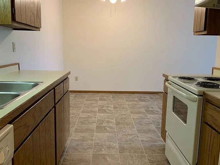 Gatewood Apartments — Photo 61