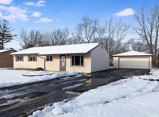 108 W Briarcliff Rd, Bolingbrook, IL 60440