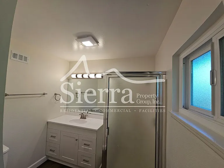 88 Manchester Pl — Photo 7