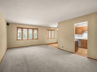 244 W Eagle Lake Dr, Maple Grove, MN 55369