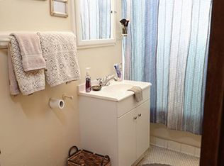 1622 E Irving Pl APT 48, Milwaukee, WI 53202