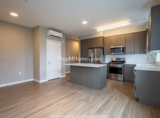 3563 N Gantenbein Ave #301, Portland, OR 97227