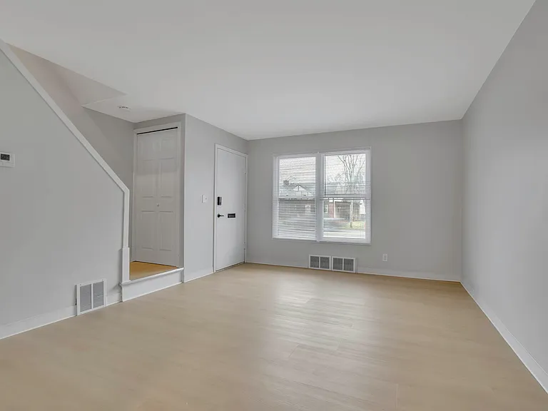 Amherst Townhomes — Photo 10