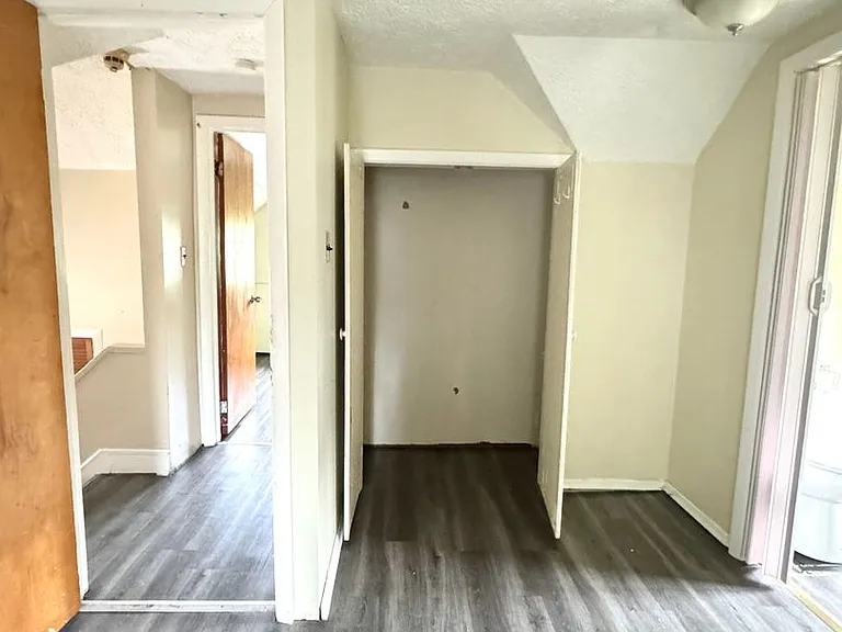 243 Clay Ave — Photo 1
