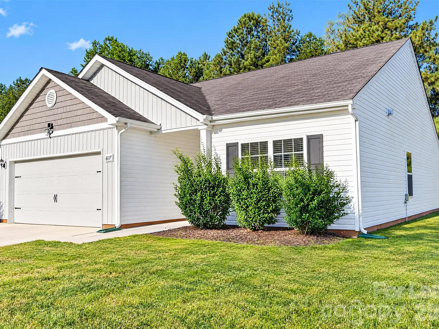 3 bed, 2.0 bath, $1,900 — Photo 3
