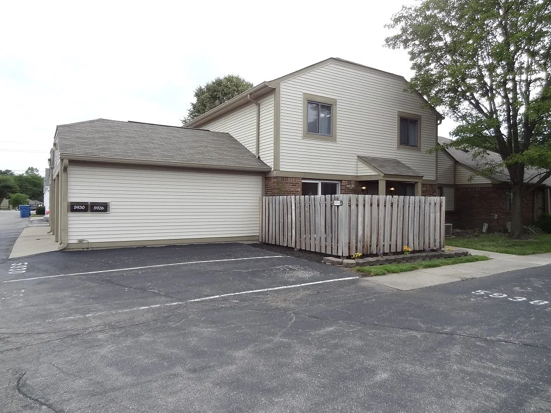 5930 Deerwood Ct photo 1