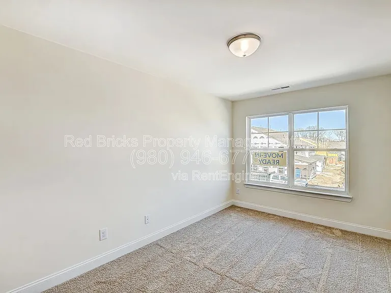 4023 Black Ct — Photo 32