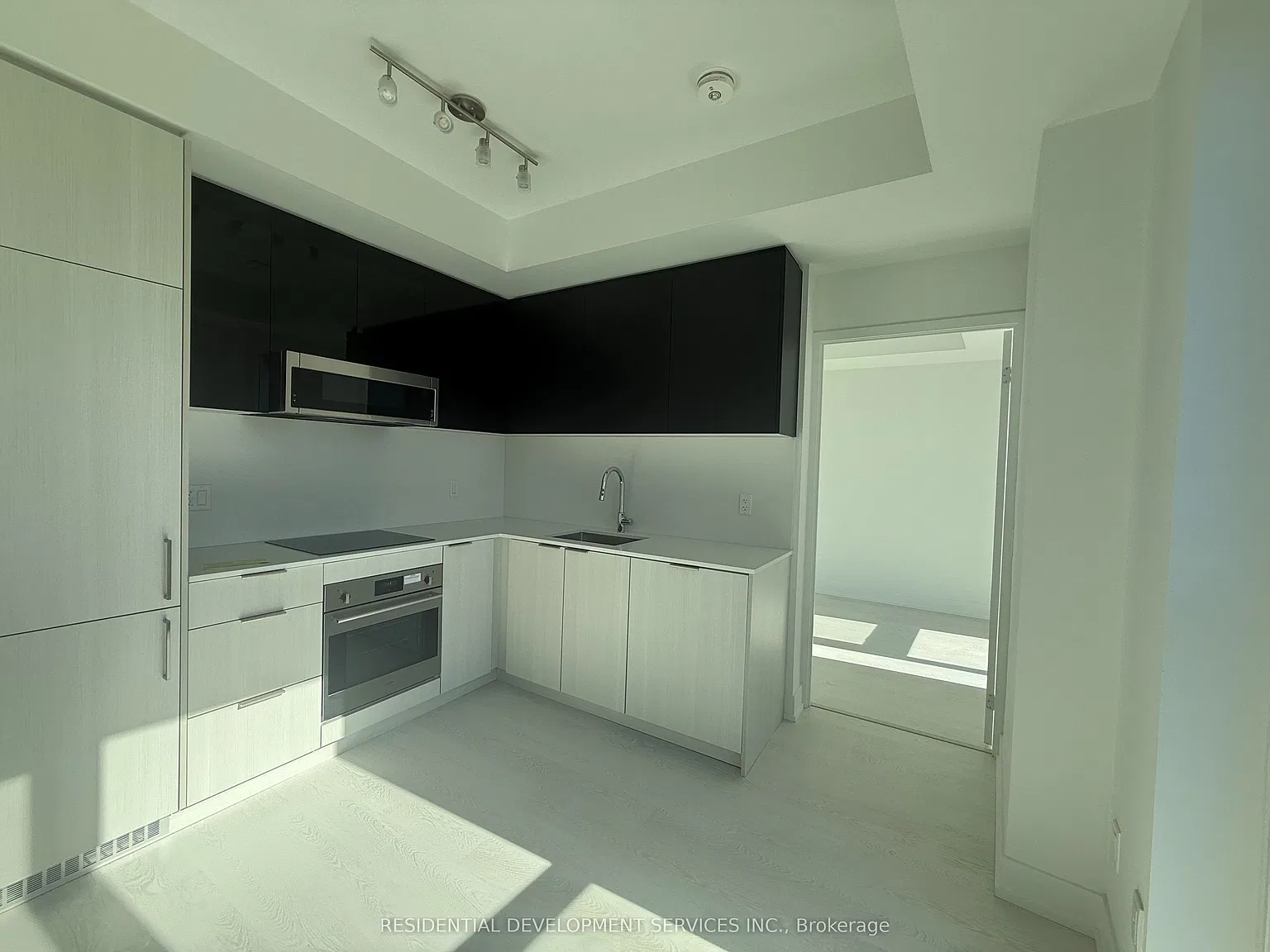 JAC Condos — Photo 3