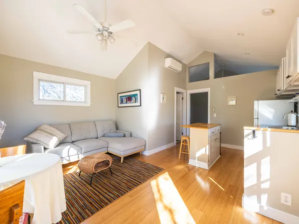 1205 Harvey St #B, Austin, TX 78702