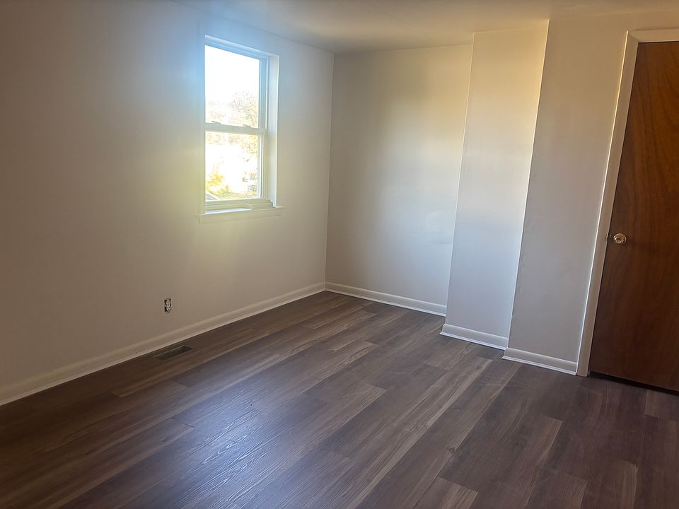 1st image of 413 Poplar St #1