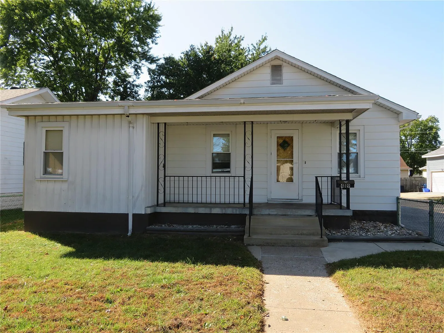419 Lincoln Ave photo 1