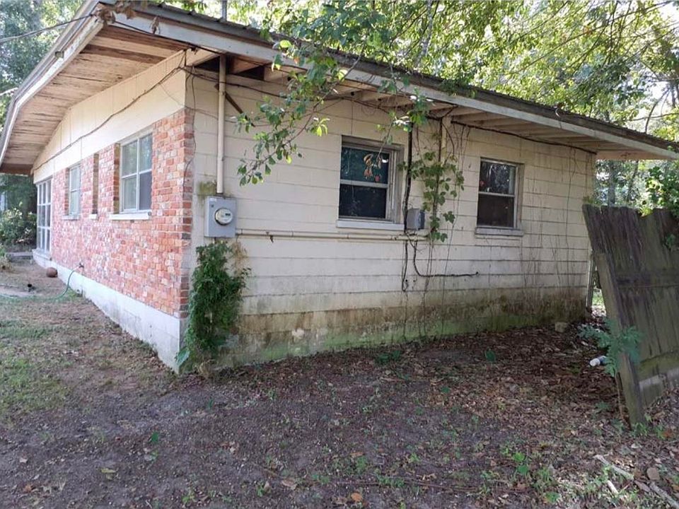 2nd image of 805 Cochran Dr