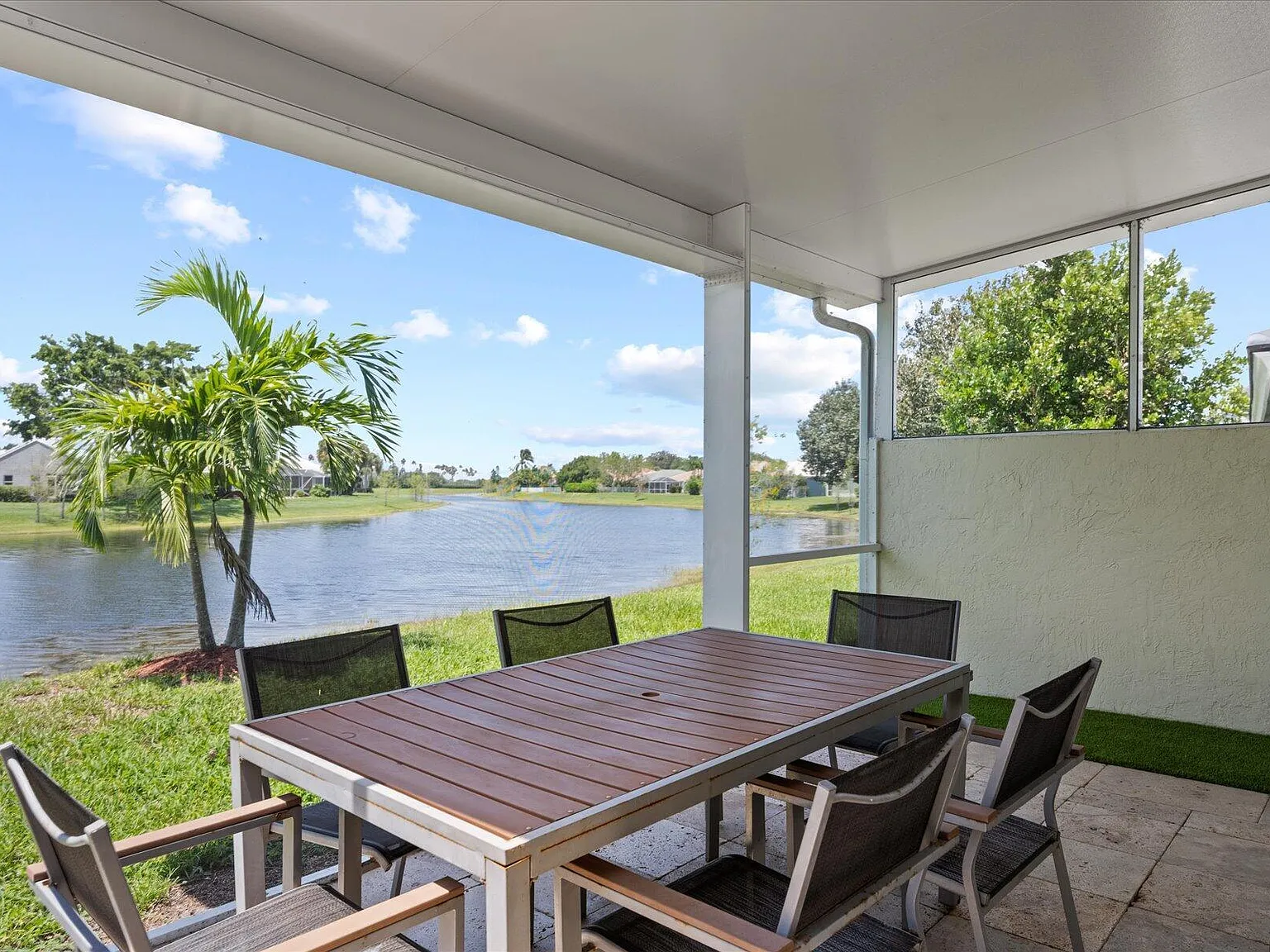 3 bed, 2.0 bath, 1812 sqft, $7,500 — Photo 3