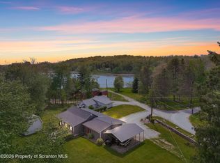 61 Lakeside Dr, Honesdale, PA 18431
