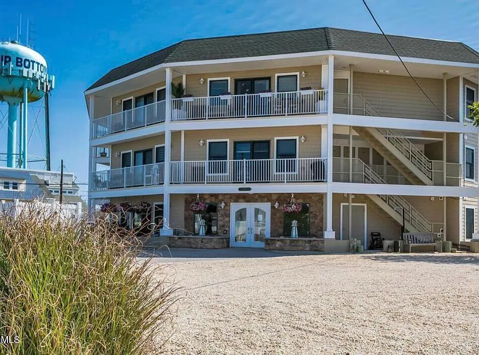 1810 Central Ave #11