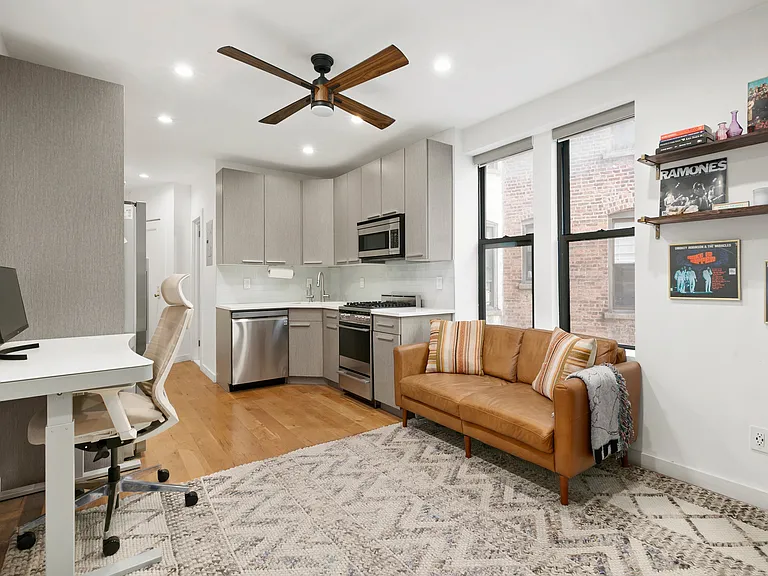 21 Butler Pl #3D — Photo 2