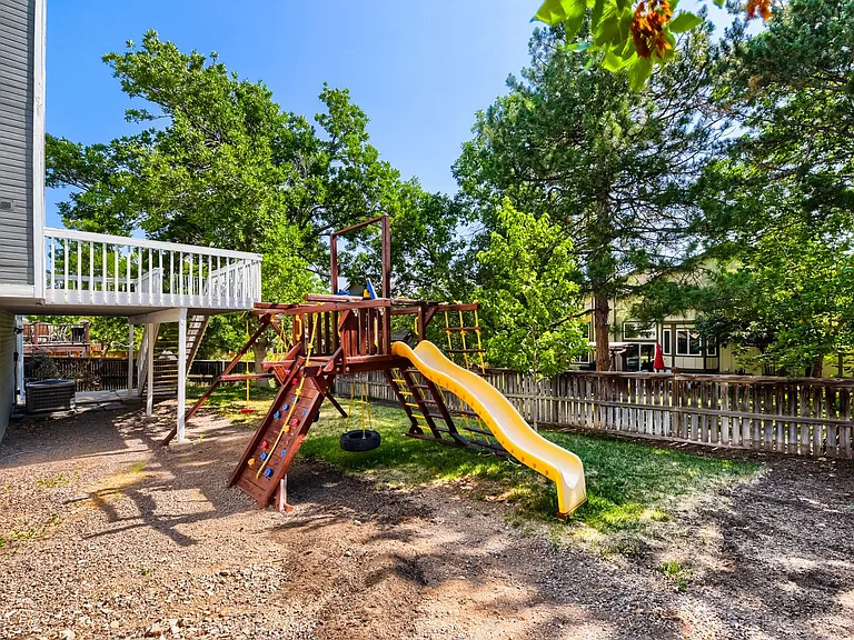9344 Montrose Way — Photo 18