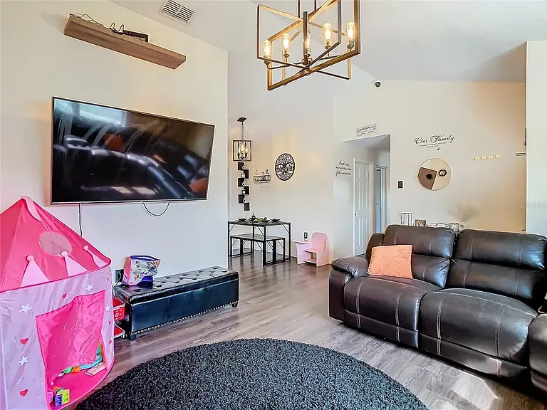 1203 Mandarin Dr — Photo 9