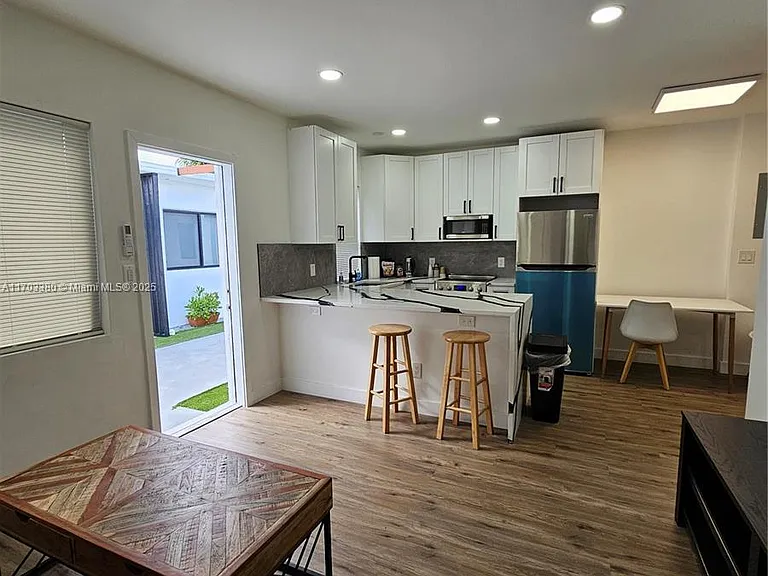 1946 Pierce St #3 — Photo 25
