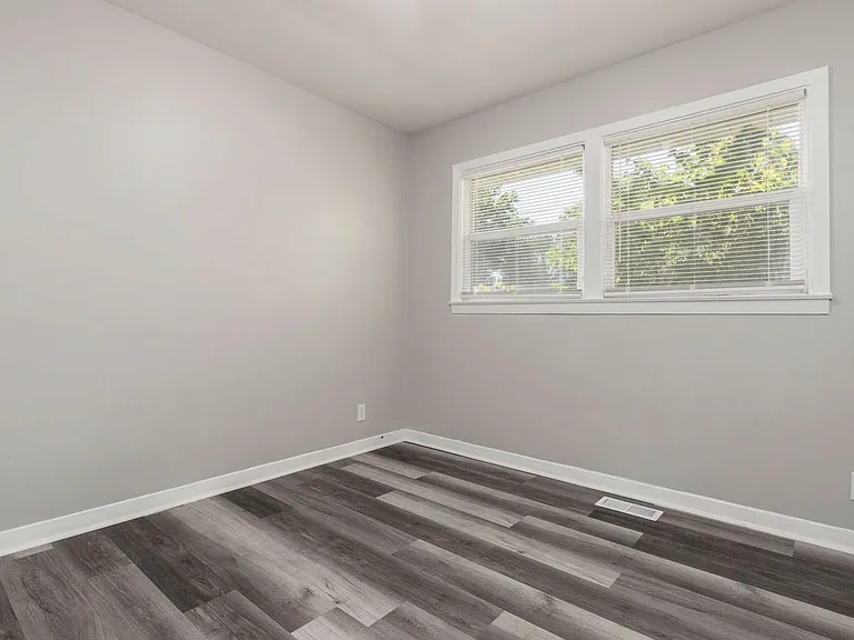 1209 S 45th St — Photo 11