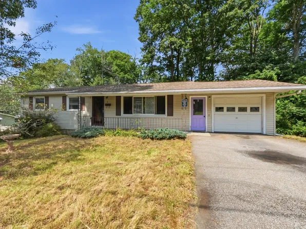 8 Tanglewood Rd, Leicester, MA 01524